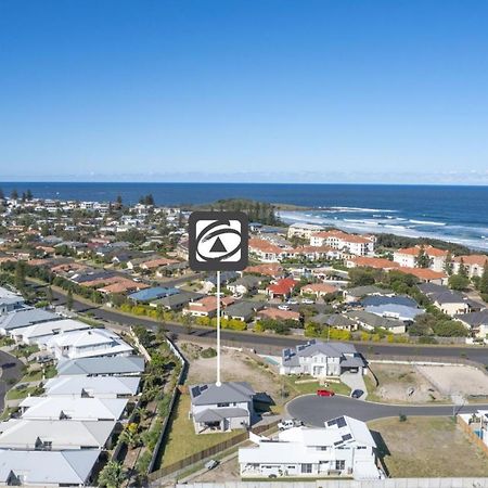 Surf And Dunes Villa Yamba Buitenkant foto